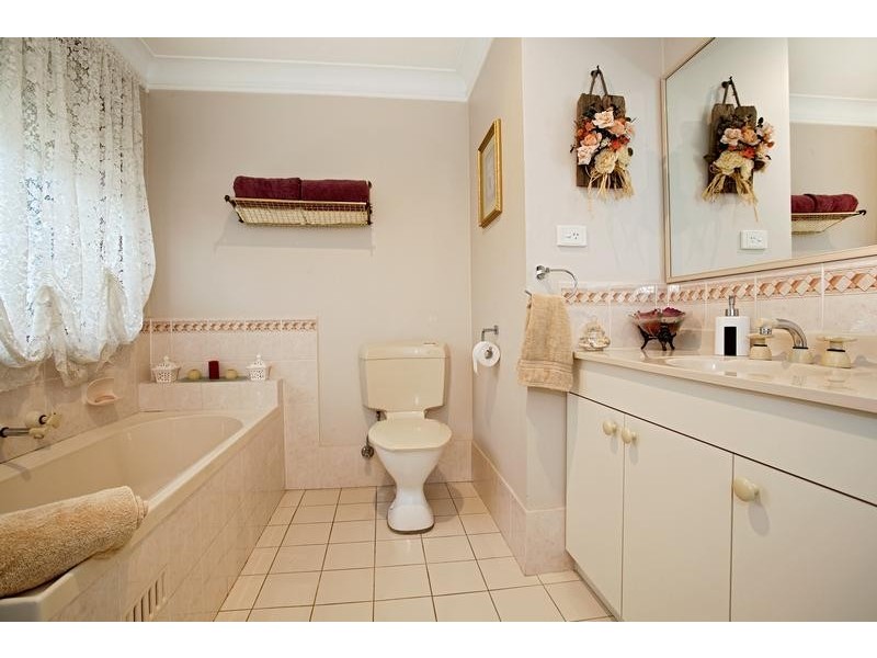 20 Richardson Place, Glenmore Park NSW 2745