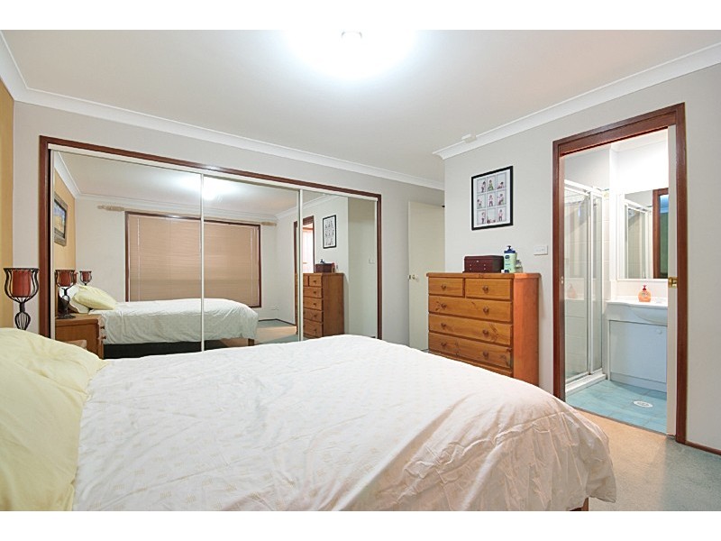 25 Pinehurst Avenue, Glenmore Park NSW 2745