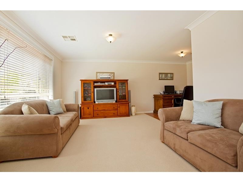 28 Kiber Drive, Glenmore Park NSW 2745