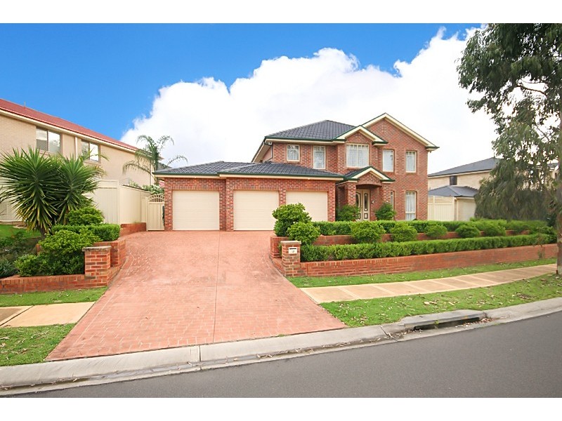 135 Ridgetop Drive, Glenmore Park NSW 2745