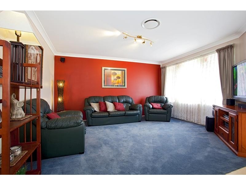 9 William Howell Drive, Glenmore Park NSW 2745