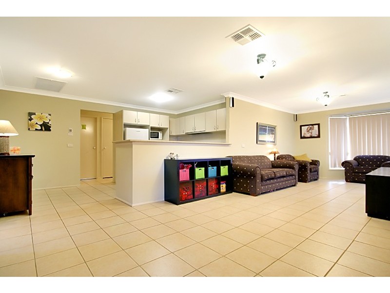 41 Tarrabundi Drive, Glenmore Park NSW 2745