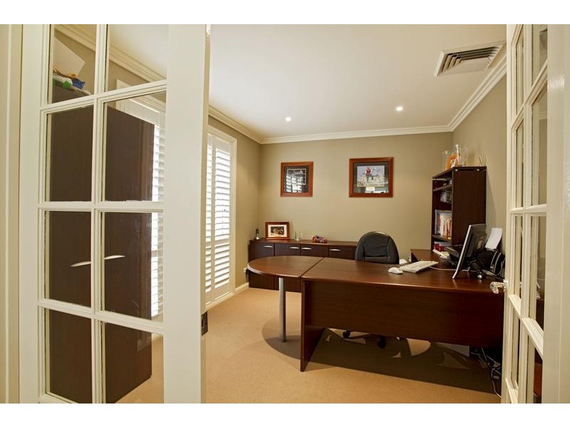 6 Fairwater Court, Glenmore Park NSW 2745