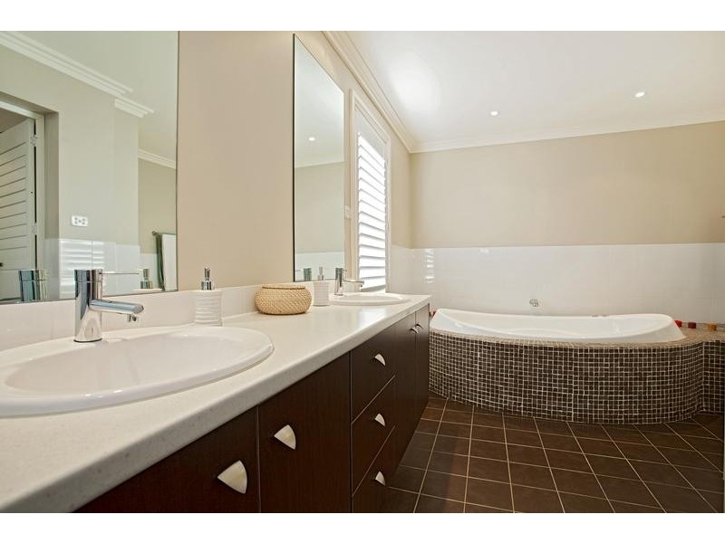 6 Fairwater Court, Glenmore Park NSW 2745