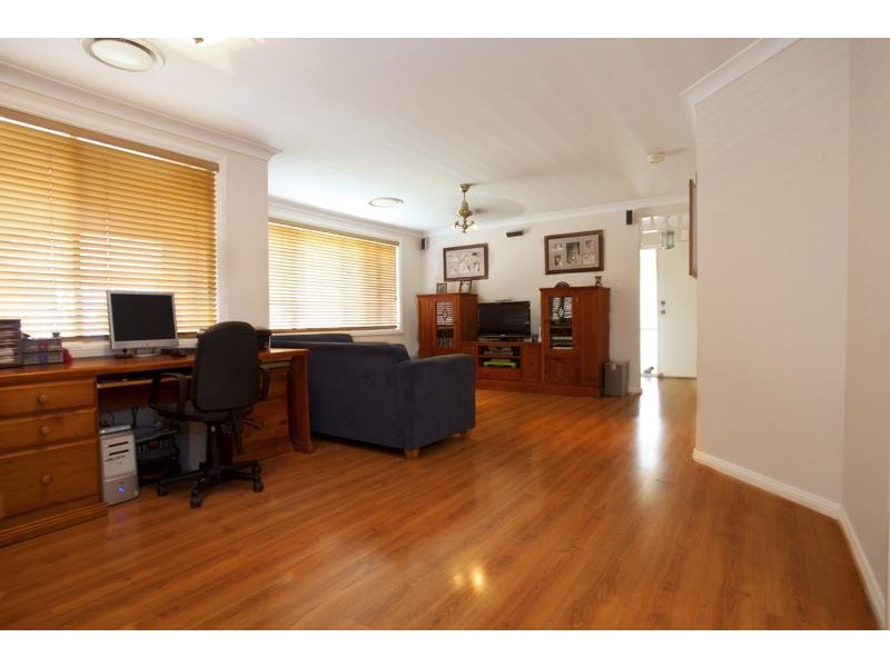 10 Dutba Place, Glenmore Park NSW 2745
