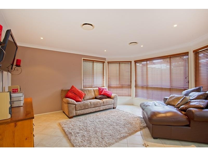 7 Butcherbird Place, Glenmore Park NSW 2745