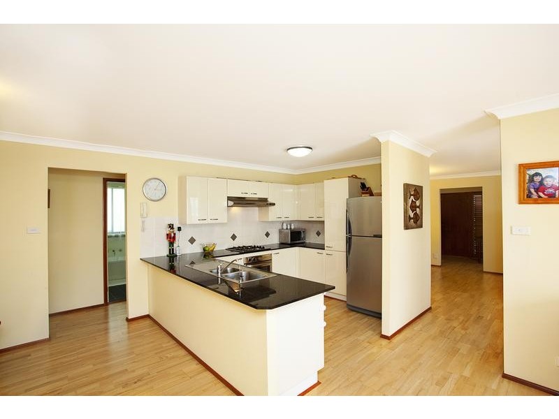 11 Bangaroo Avenue, Glenmore Park NSW 2745