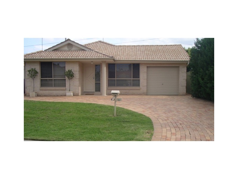 4 Linara Circuit, Glenmore Park NSW 2745