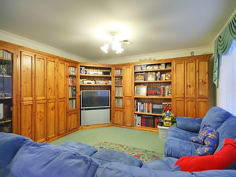 5 Womra Cres, Glenmore Park NSW 2745