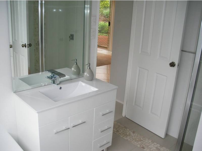 8 Kookaburra Crescent, Glenmore Park NSW 2745