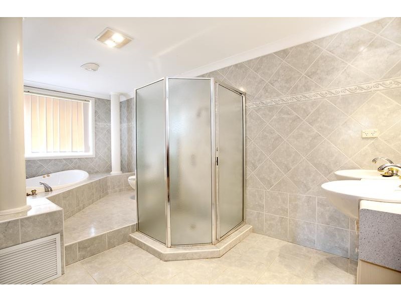 15 Geranium Close, Glenmore Park NSW 2745
