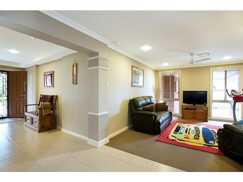 5 Kindlebark Close, Claremont Meadows NSW 2747