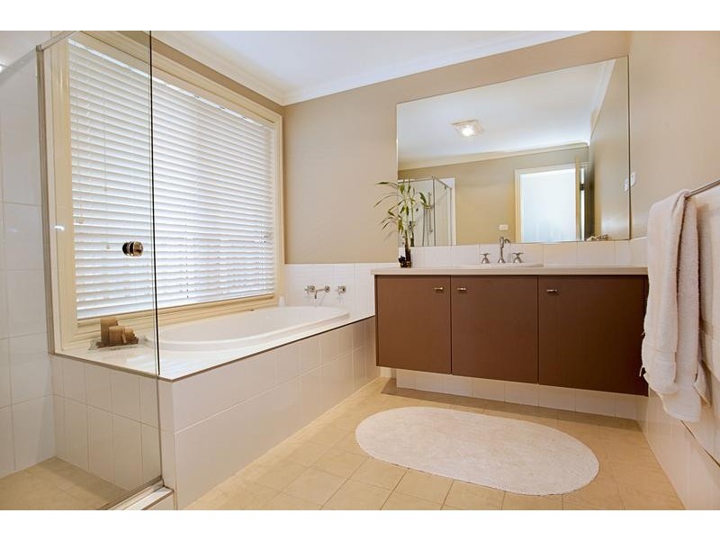 5 Kindlebark Close, Claremont Meadows NSW 2747