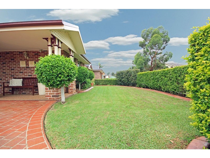 27 Laguna Drive, Glenmore Park NSW 2745
