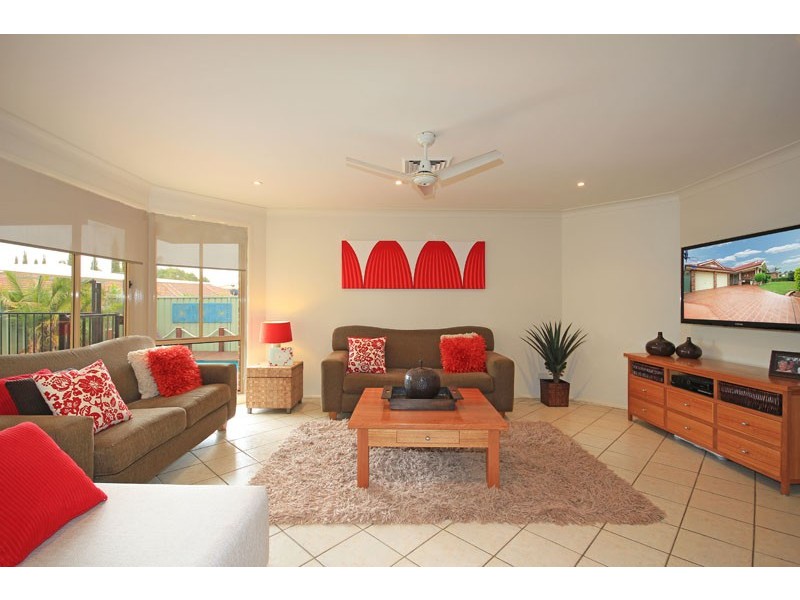 27 Laguna Drive, Glenmore Park NSW 2745