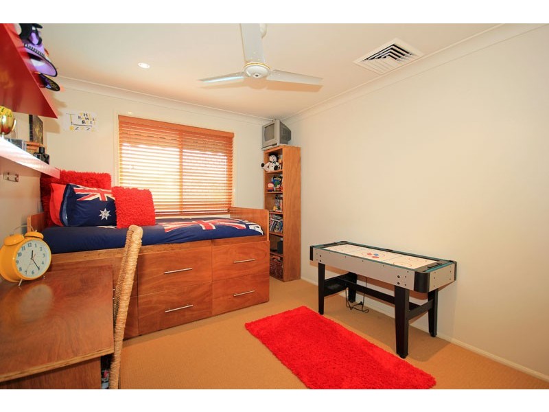 27 Laguna Drive, Glenmore Park NSW 2745