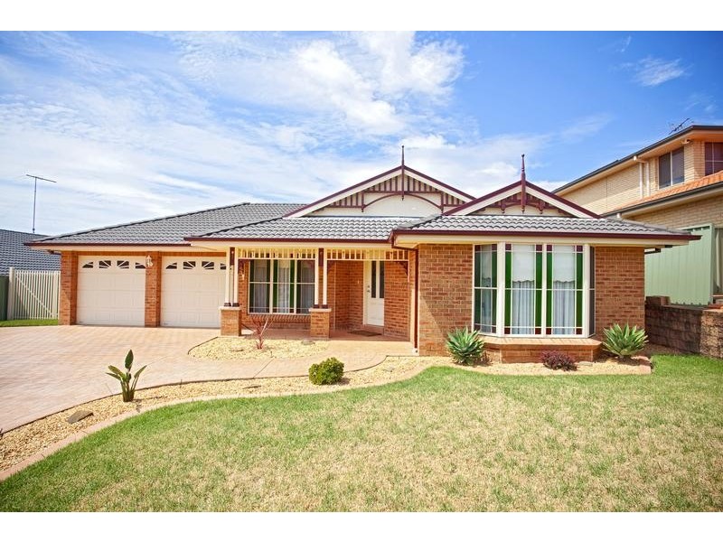 118 Glengarry Drive, Glenmore Park NSW 2745