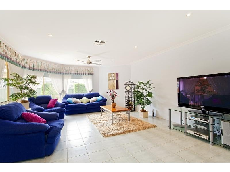 118 Glengarry Drive, Glenmore Park NSW 2745