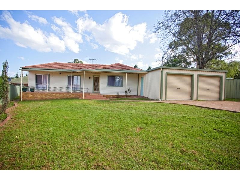 12 Murroobah Road, Wallacia NSW 2745