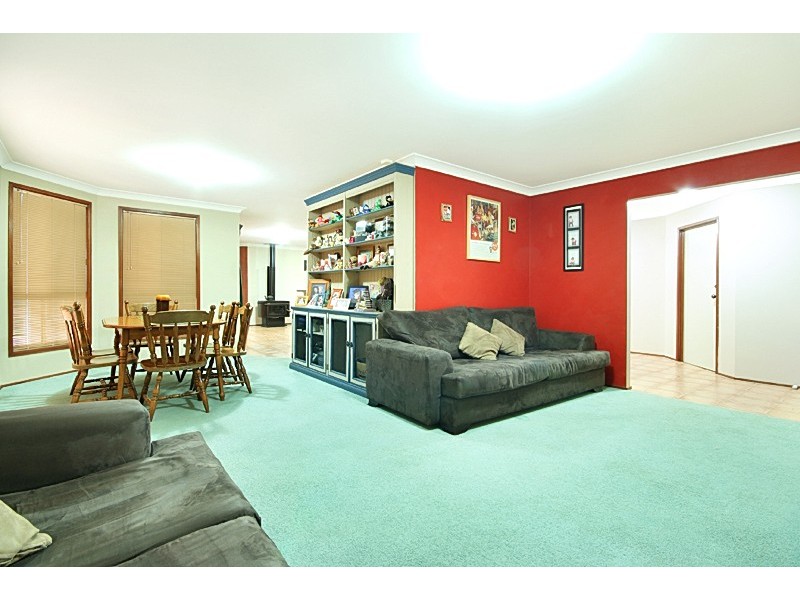 25 Pinehurst Avenue, Glenmore Park NSW 2745