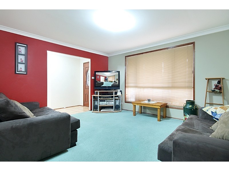 25 Pinehurst Avenue, Glenmore Park NSW 2745