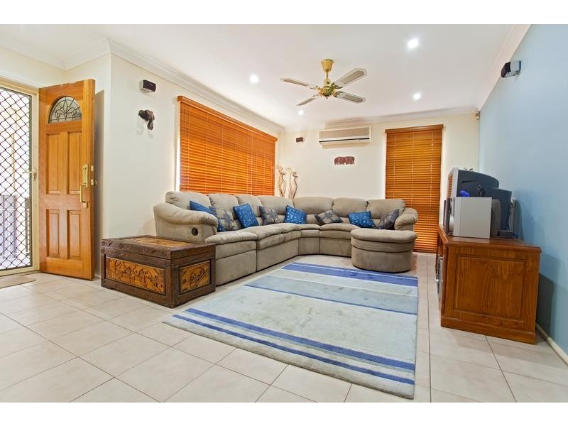 4 Huddleston Street, Colyton NSW 2760