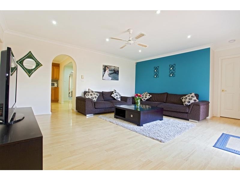 4 Huddleston Street, Colyton NSW 2760