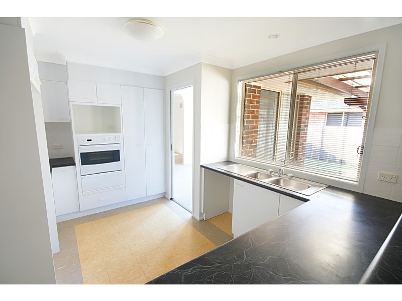 40 Kiber Drive, Glenmore Park NSW 2745