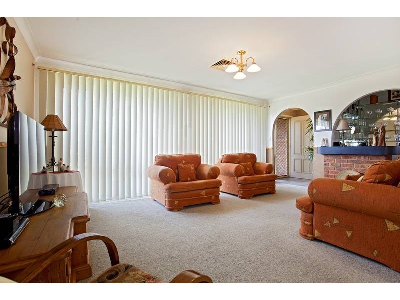 10 Bursaria Crescent, Glenmore Park NSW 2745