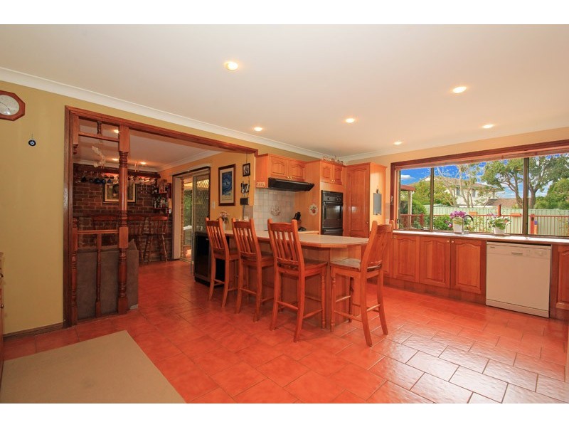 12 Giles Close, Glenmore Park NSW 2745