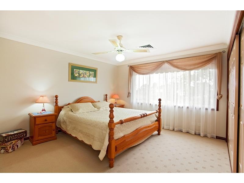 12 Giles Close, Glenmore Park NSW 2745