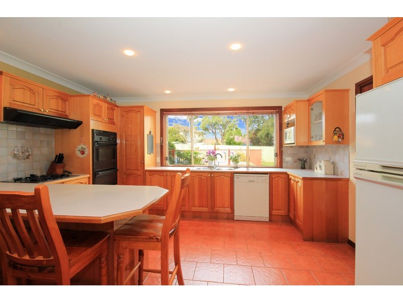 12 Giles Close, Glenmore Park NSW 2745