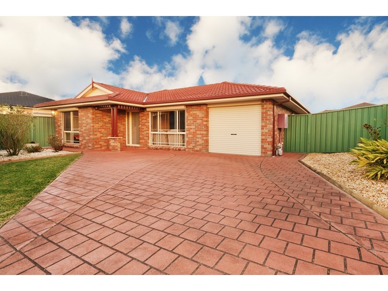 6 Yenna Place, Glenmore Park NSW 2745