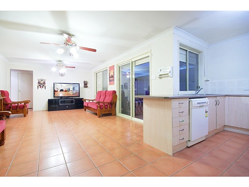 6 Yenna Place, Glenmore Park NSW 2745