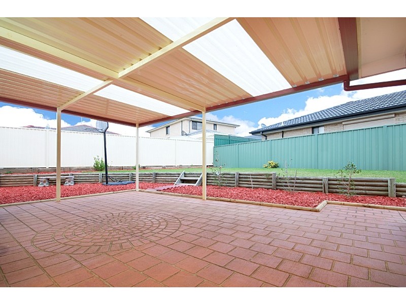 6 Yenna Place, Glenmore Park NSW 2745