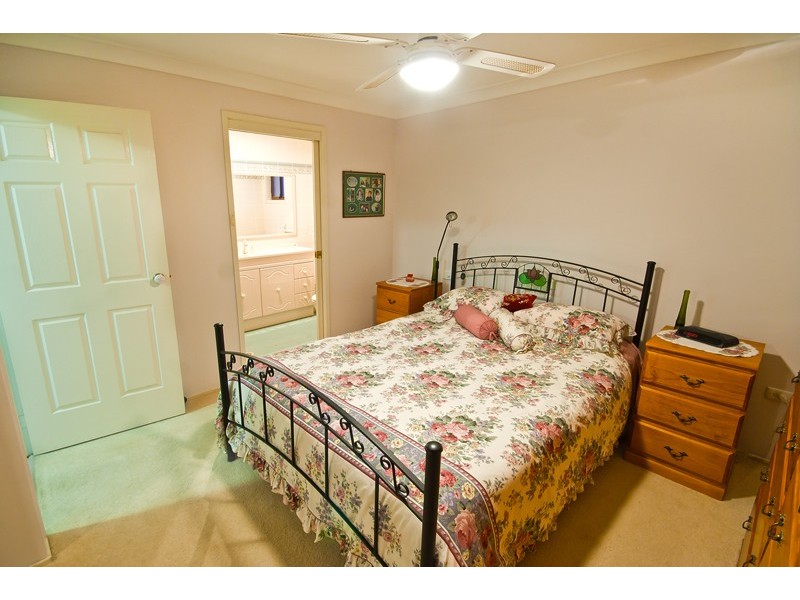 8 Wallis Glen, Cranebrook NSW 2749