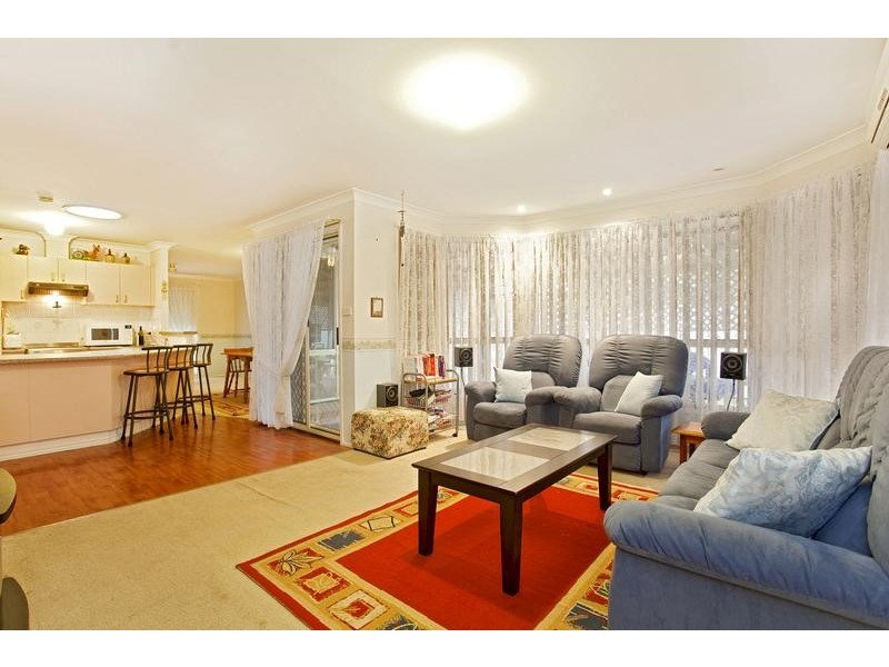 64 Woodlands Drive, Glenmore Park NSW 2745