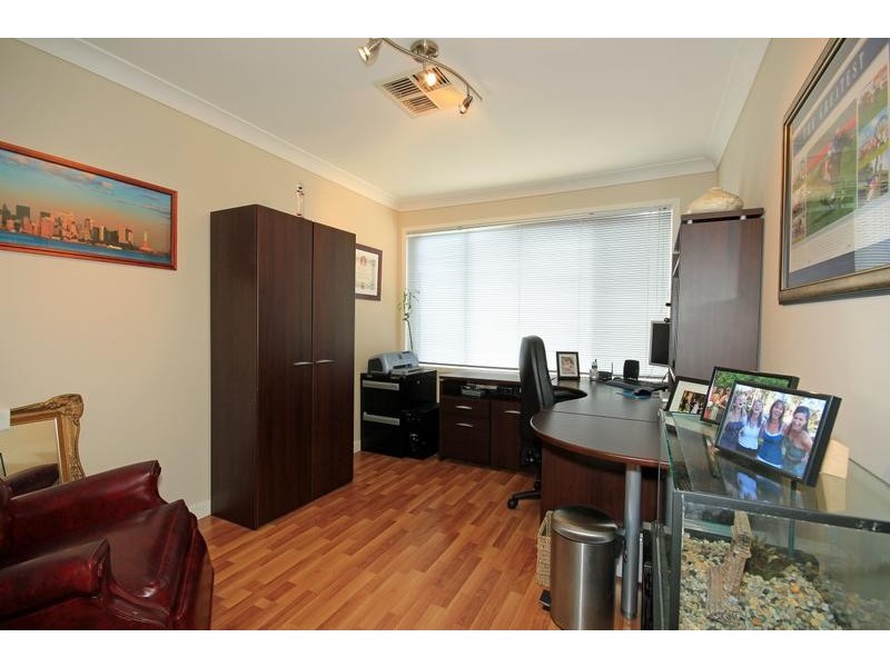 19 Birkdale Circuit, Glenmore Park NSW 2745