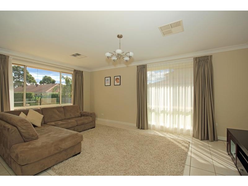 19 Birkdale Circuit, Glenmore Park NSW 2745