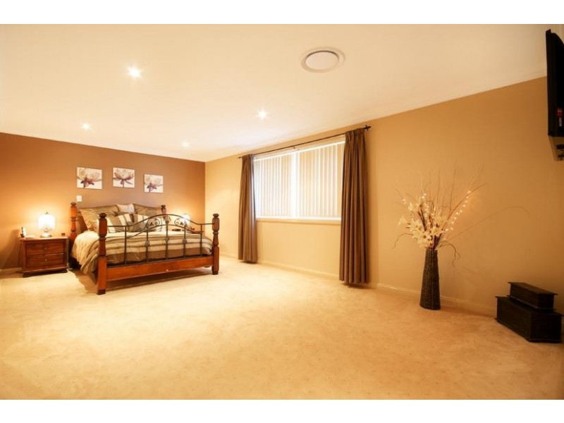 11 Monarch Circuit, Glenmore Park NSW 2745