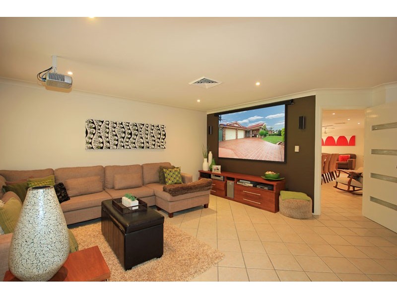 27 Laguna Drive, Glenmore Park NSW 2745