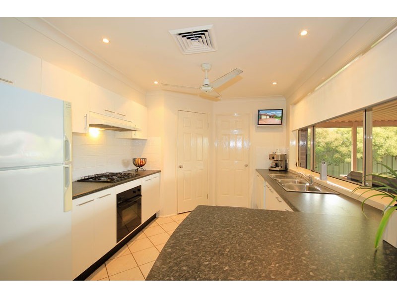 27 Laguna Drive, Glenmore Park NSW 2745