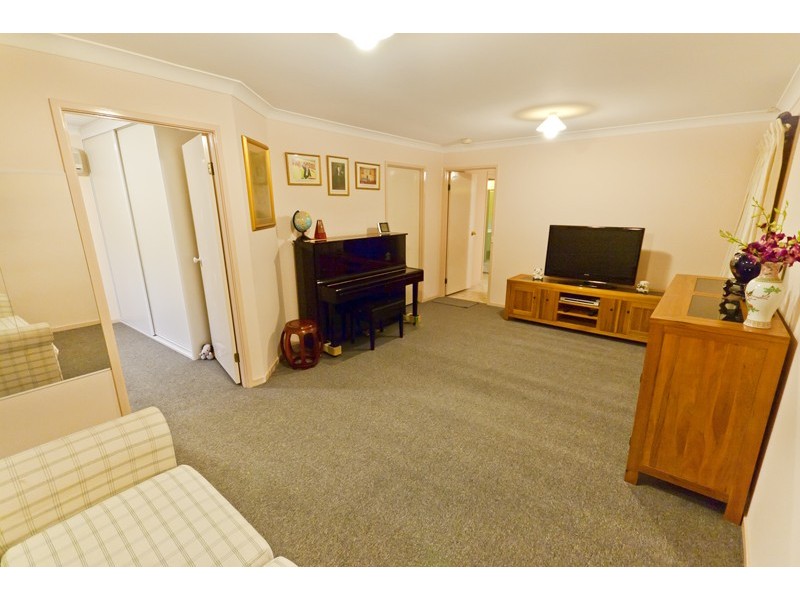 12 Oriole Street, Glenmore Park NSW 2745