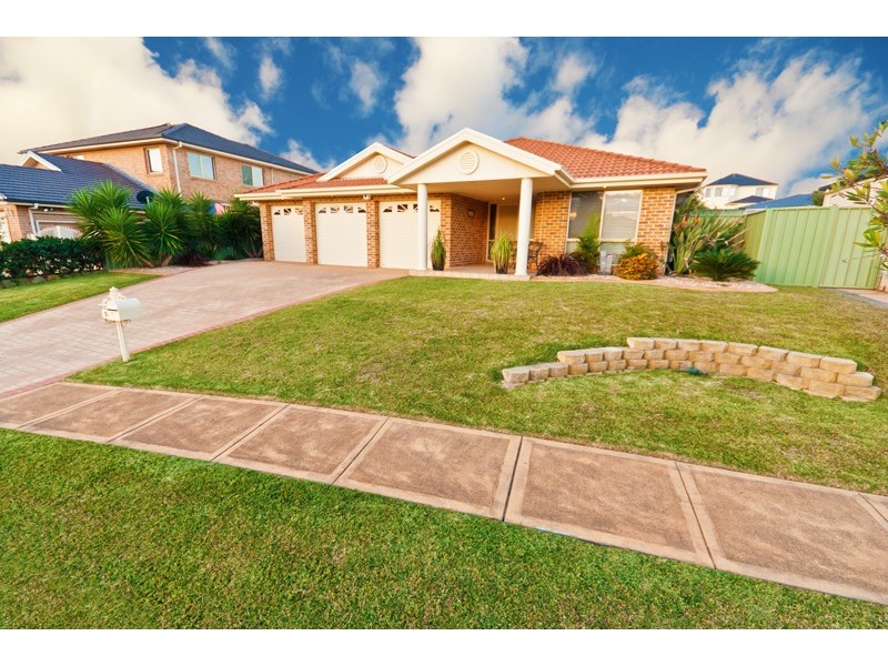 94 Glengarry Drive, Glenmore Park NSW 2745