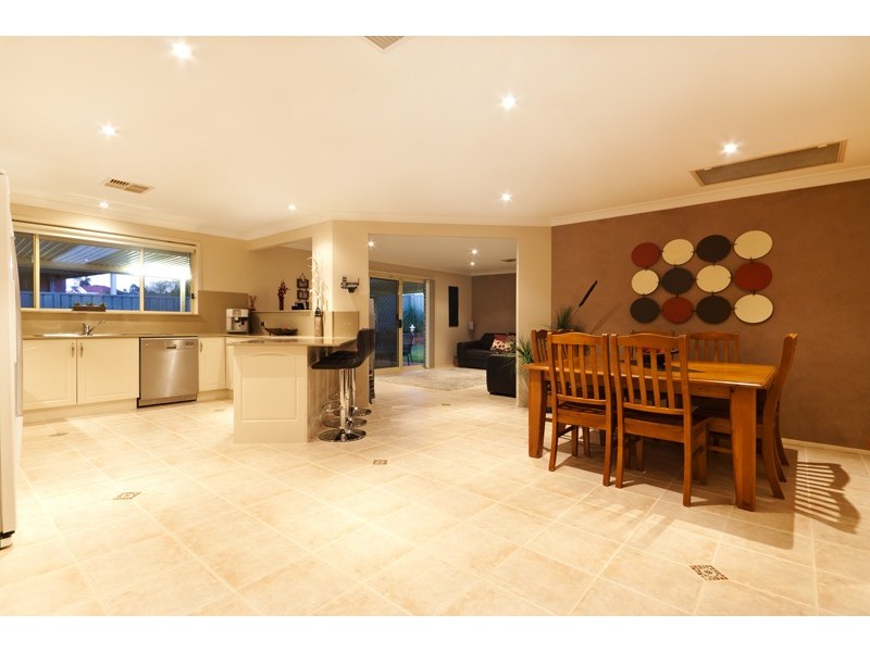 94 Glengarry Drive, Glenmore Park NSW 2745