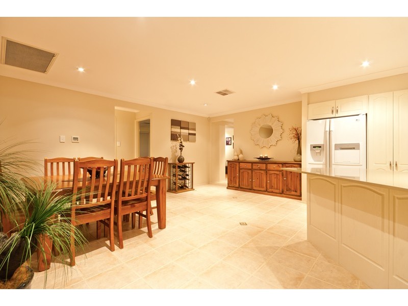 94 Glengarry Drive, Glenmore Park NSW 2745