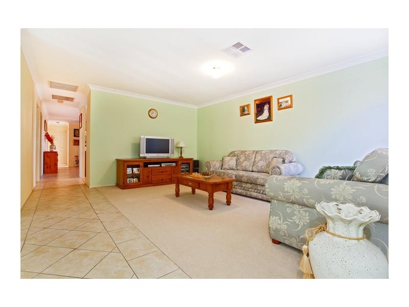 50 Ridgetop Drive, Glenmore Park NSW 2745