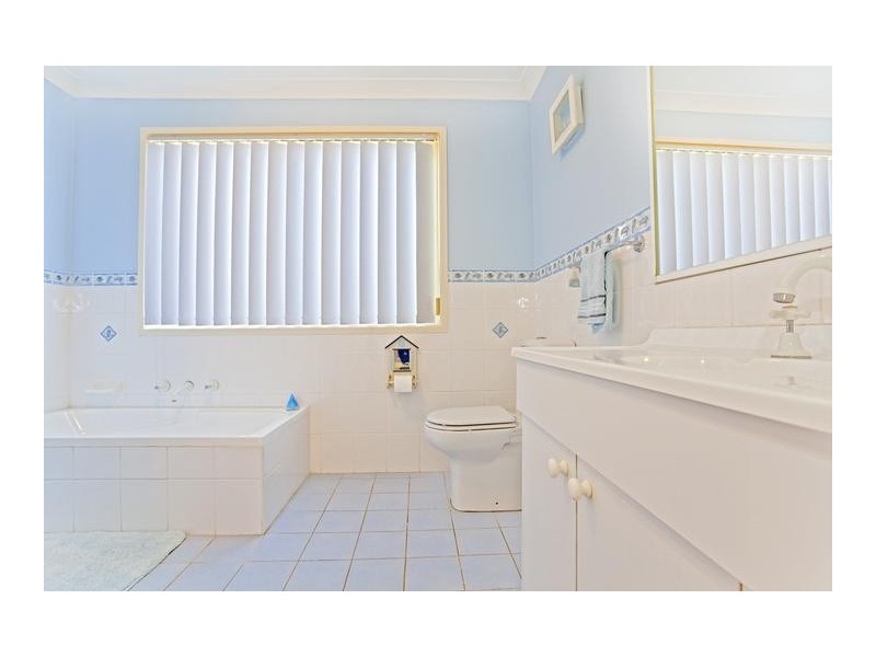 50 Ridgetop Drive, Glenmore Park NSW 2745