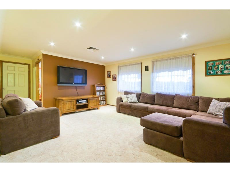4 Bayldon Place, Glenmore Park NSW 2745