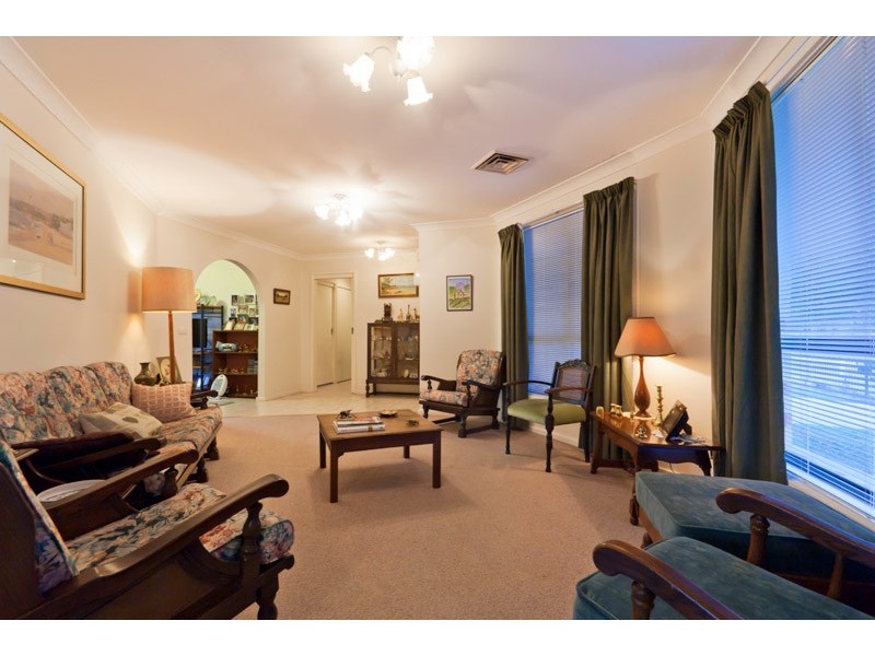 22 Racecourse Road, South Penrith NSW 2750